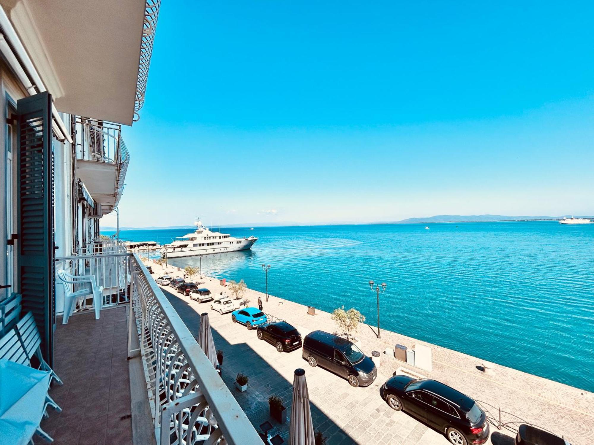 Molo 28 Beach Parking Ac Porto Santo Stefano  Exterior photo